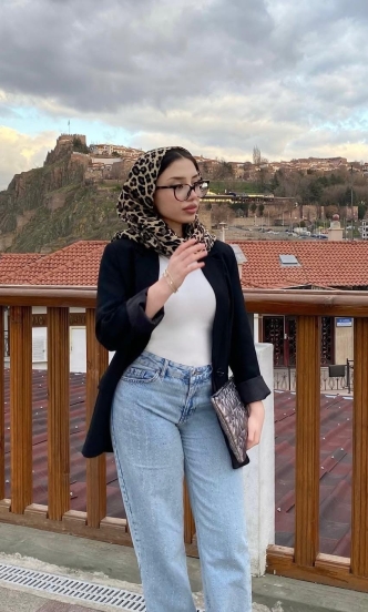 Ayşen